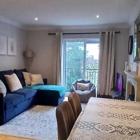 Apartman Stylish 2bdr With Large Balcony Near *