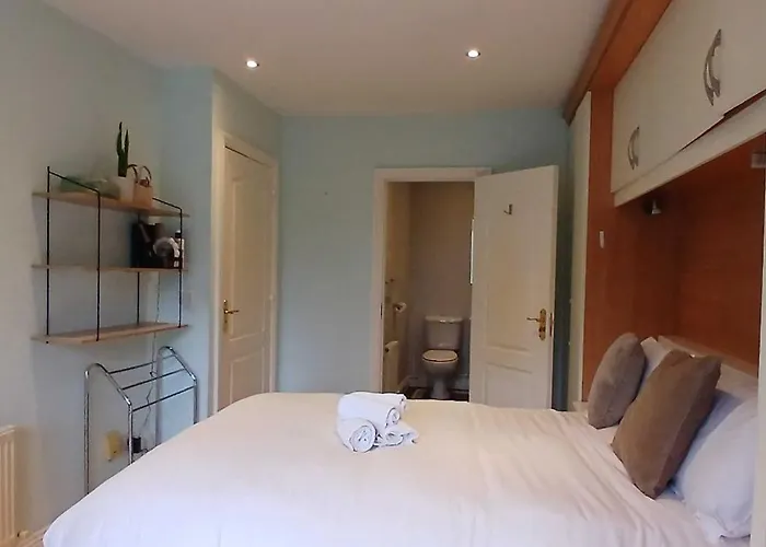 Apartment Stylish 2bdr With Large Balcony Near *