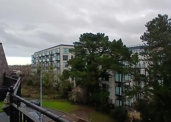 Stylish 2bdr With Large Balcony Near Dublin