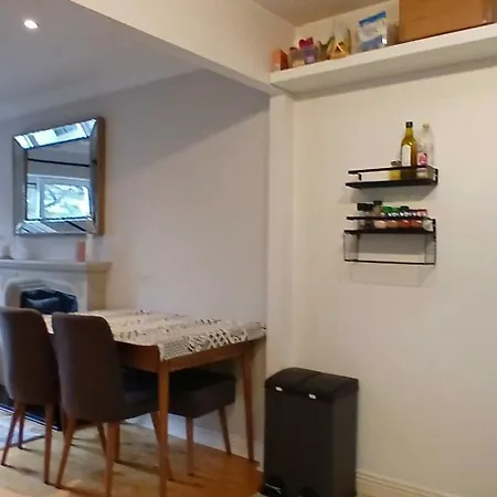 Stylish 2bdr With Large Balcony Near 公寓 都柏林