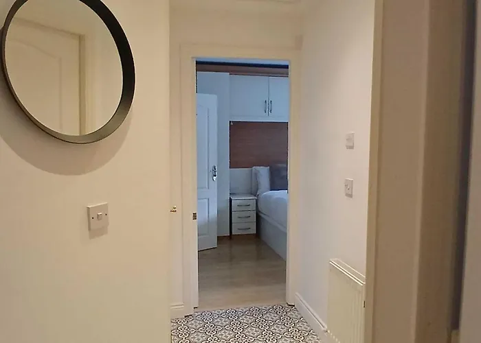 Stylish 2bdr With Large Balcony Near *