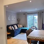 Apartamento Stylish 2bdr With Large Balcony Near *